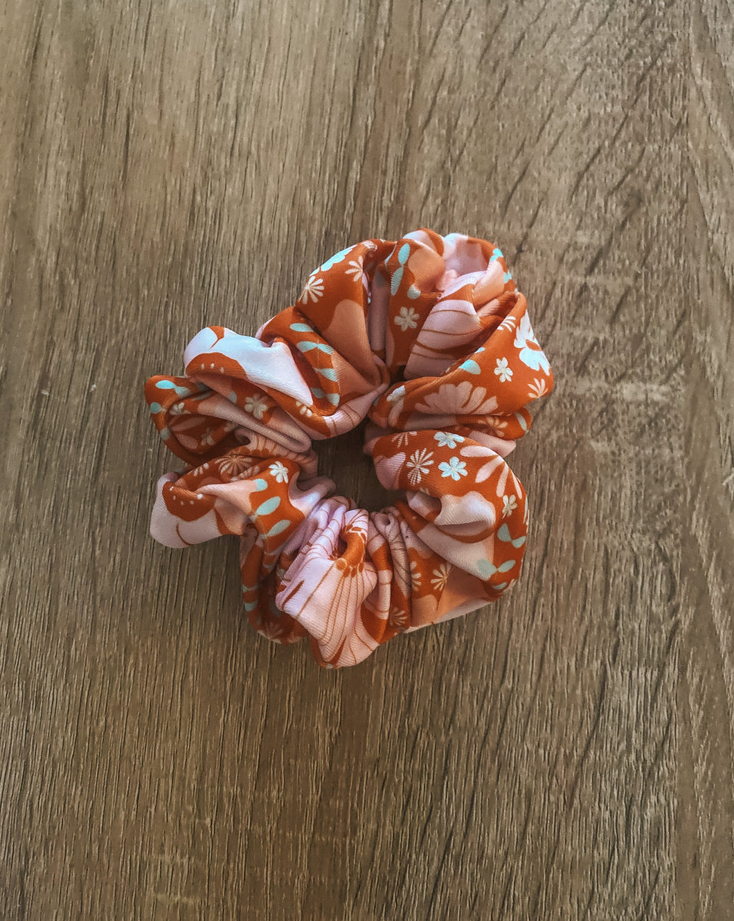 Scrunchie (Rust Flower)
